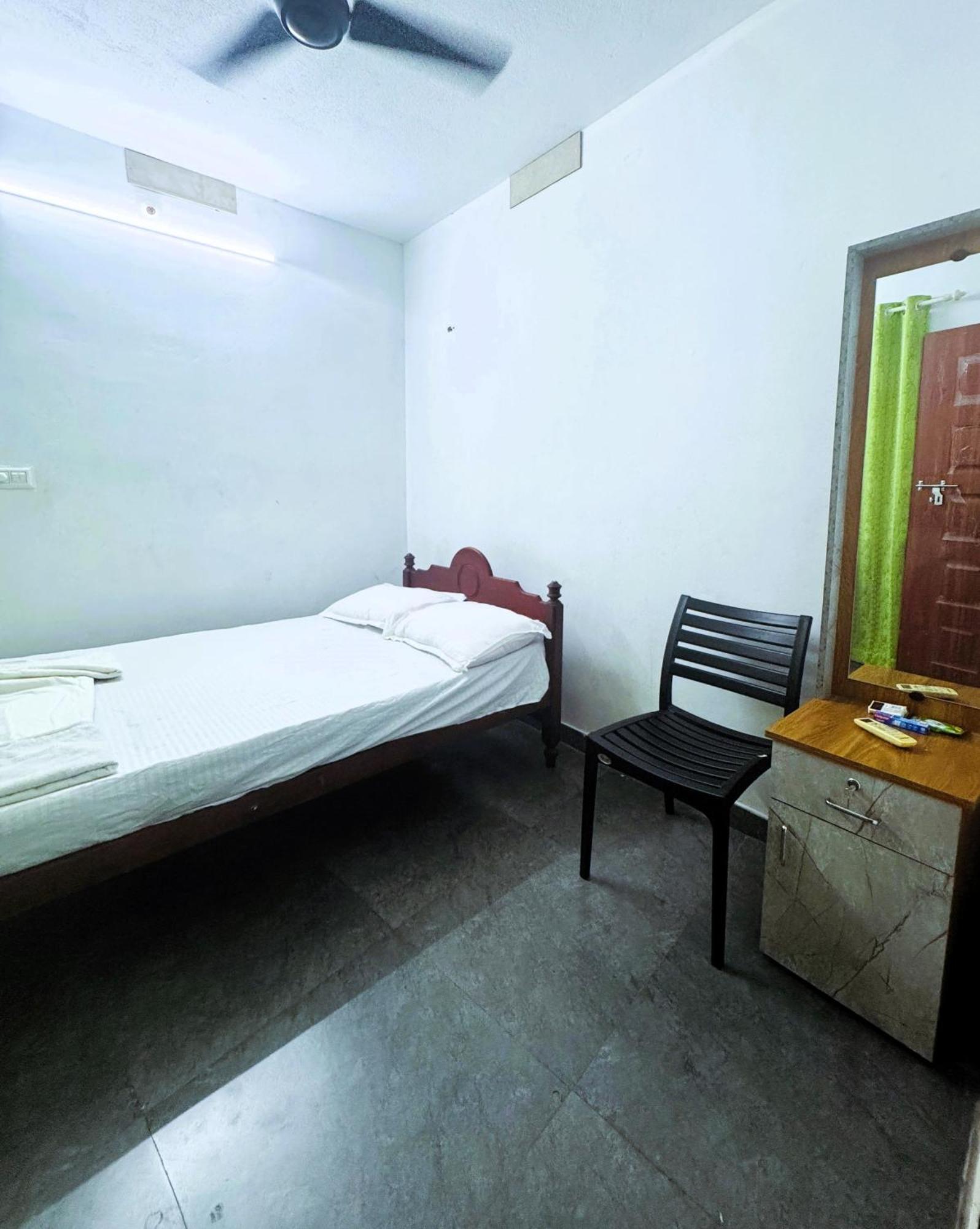 Vcs Apartments Parassinikadavu Parassinikkadavu Oda fotoğraf